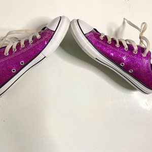 Women's Converse CTAS Glitter OX Low Top Sneakers in Purple(Women Size 6)